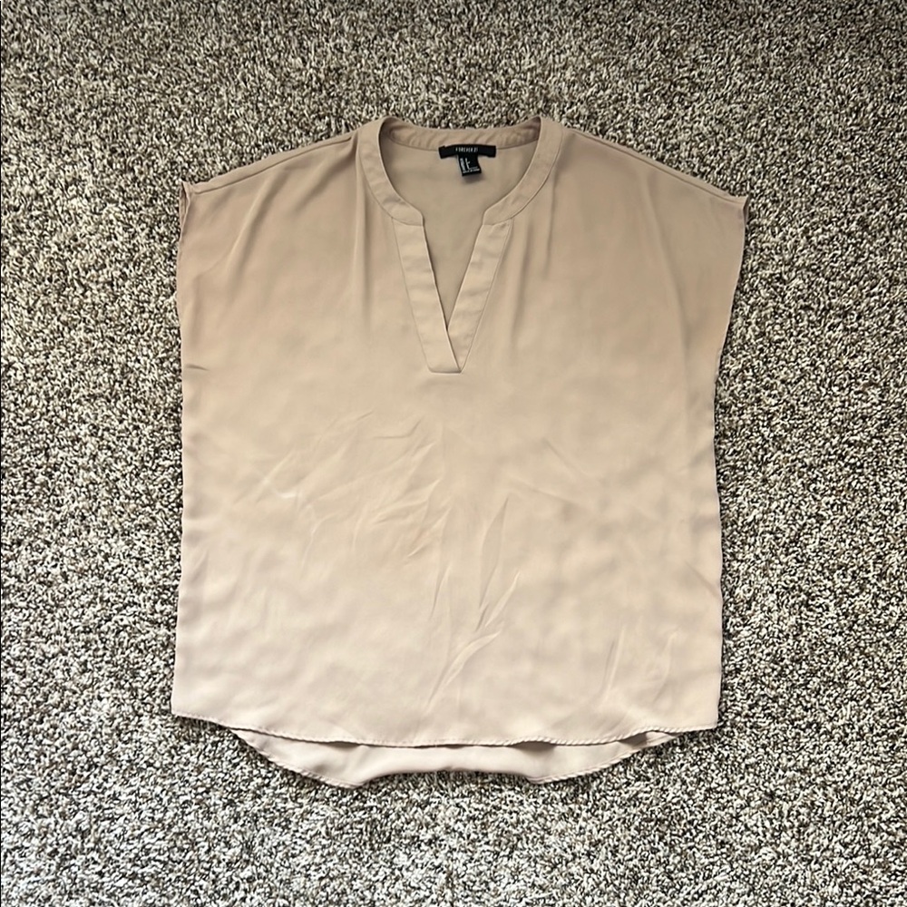 Forever 21 Cream V-Neck Sleeveless Blouse